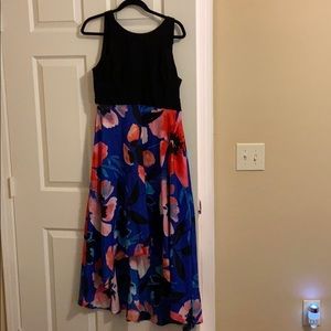 Price drop! Vince Camuto floral dress